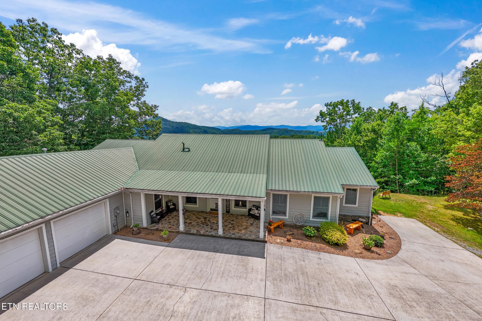 2131 Sky Top Road Walland, TN 37886 - Photo 2 of 60 Gallery Image 2