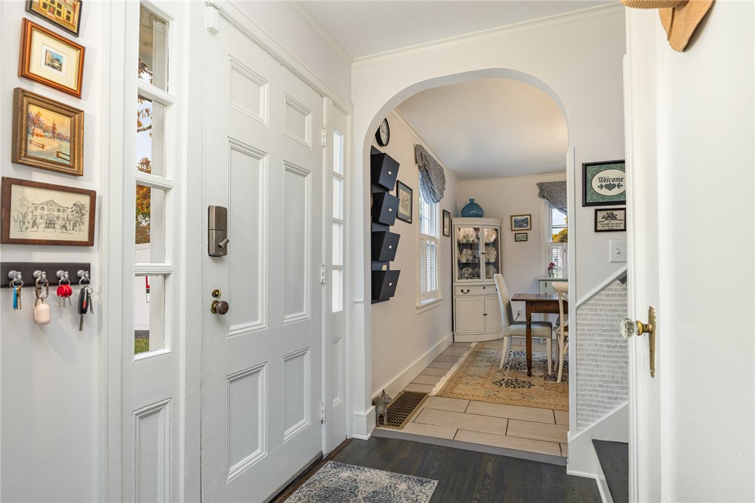 180 Elmore Road Brighton, NY 14618 - Photo 4 of 29