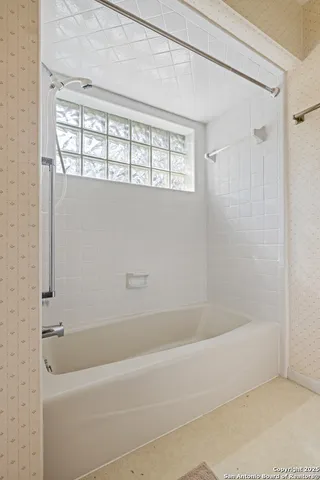 $450,000 | 126 Tanglewood Drive, Fredericksburg, TX 78624