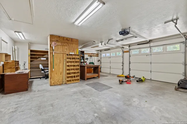 $450,000 | 126 Tanglewood Drive, Fredericksburg, TX 78624