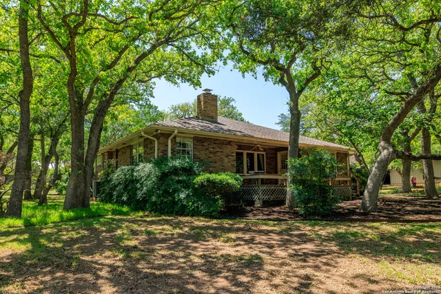 $450,000 | 126 Tanglewood Drive, Fredericksburg, TX 78624