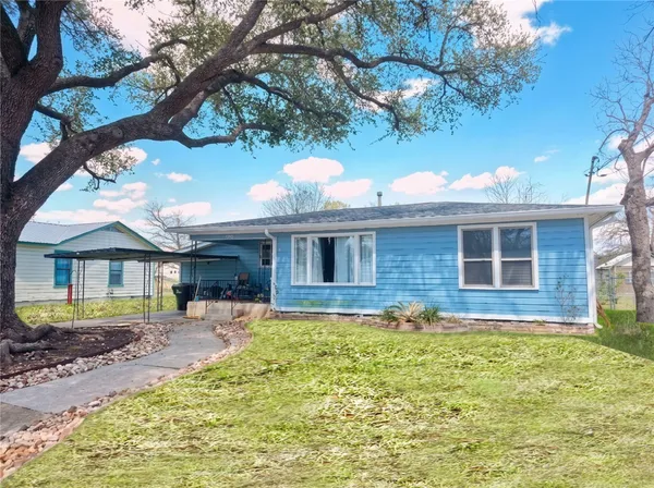 $1,795 | 104 Riverside Drive, San Marcos, TX 78666