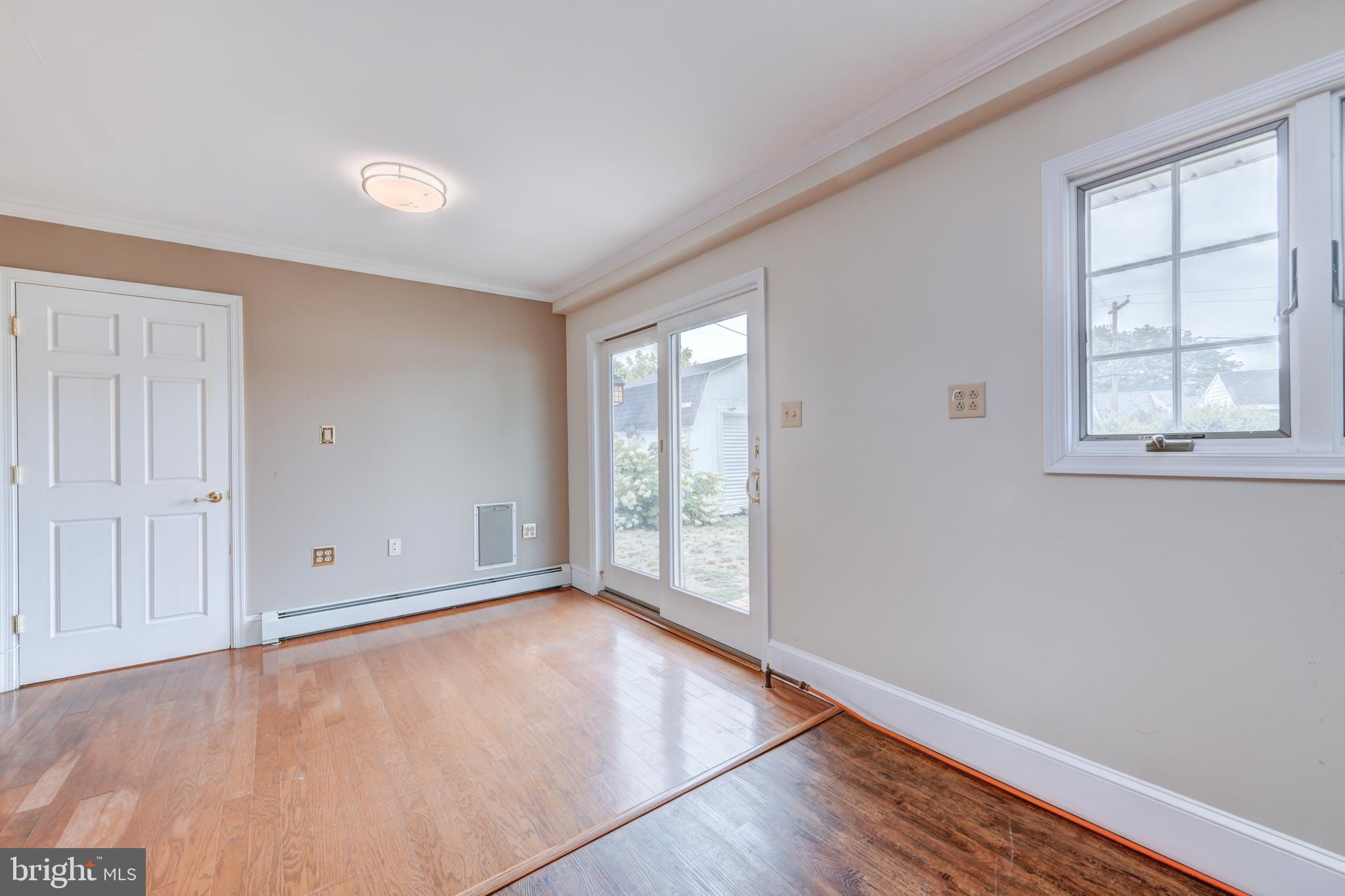 86 Long Loop Road Levittown, PA 19056 - Photo 5 of 19 Gallery Image 5