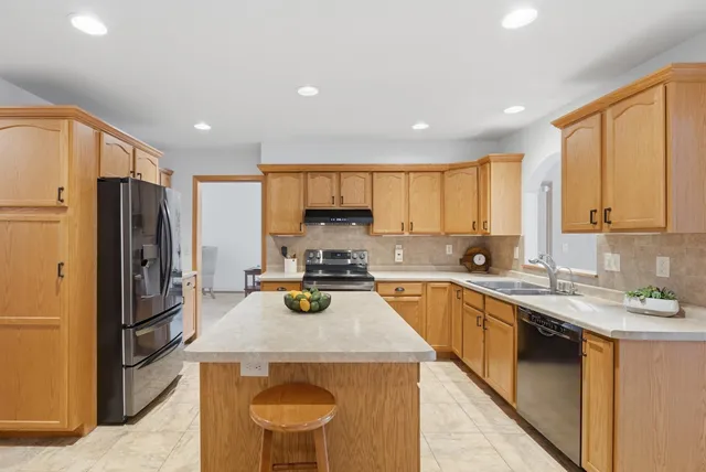 $425,000 | 1325 South Westhaven Drive, Oshkosh, WI 54904