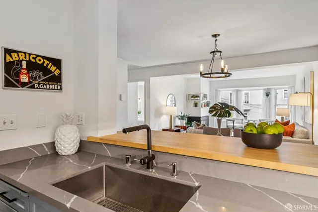 $899,000 | 1380 Greenwich Street, Unit 203, San Francisco, CA 94109