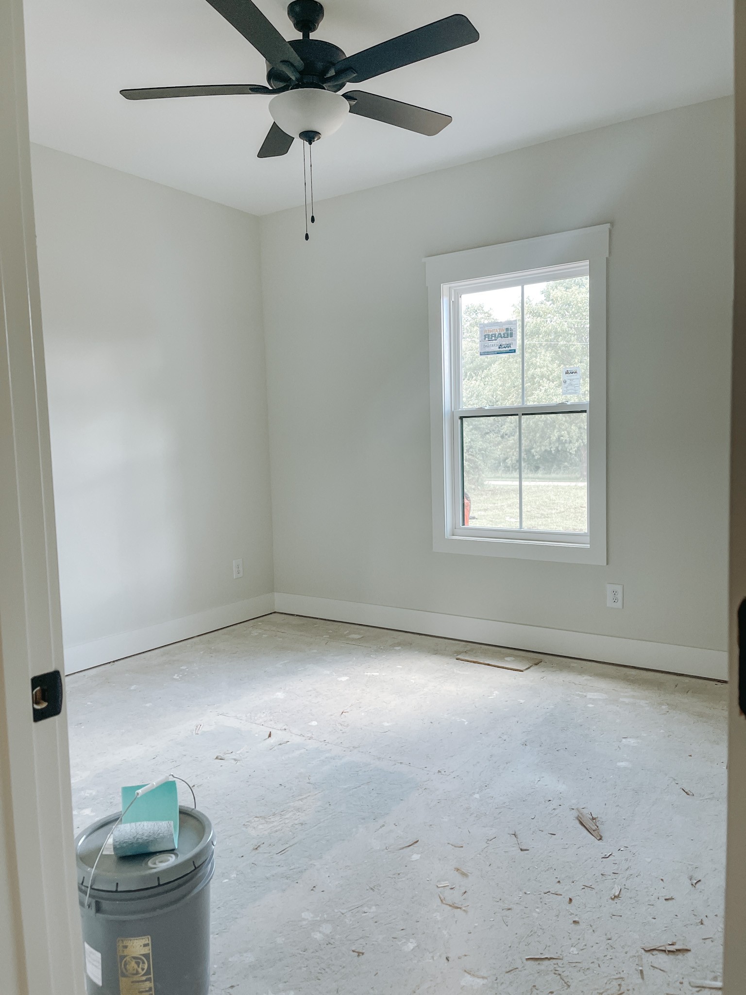 251 Tom Ferrell Road Portland, TN 37148 - Photo 5 of 7 an empty room with a window