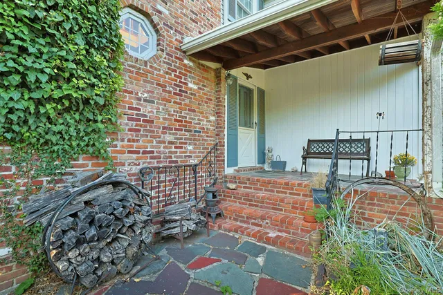 a view of outdoor space