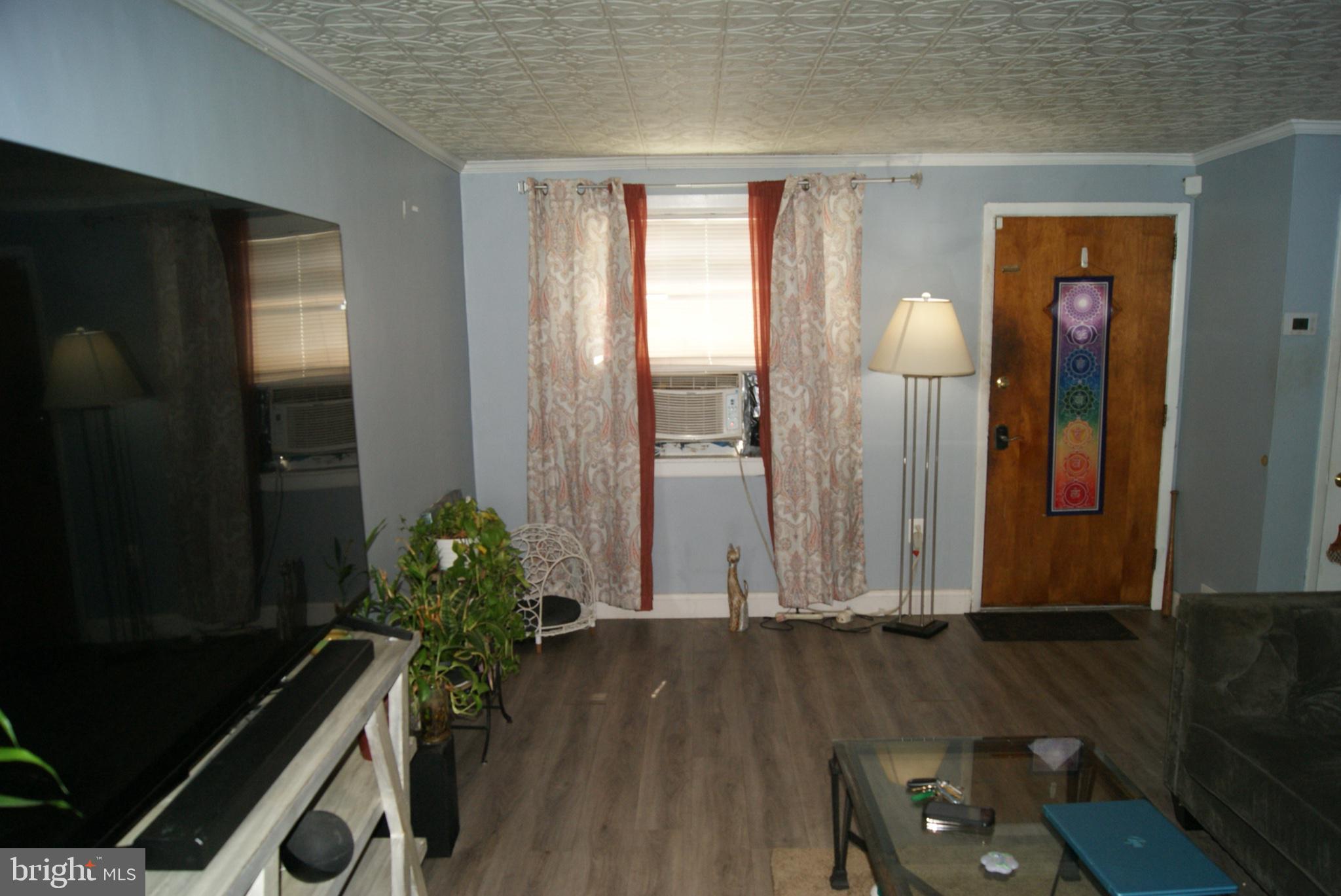 735 Grant Road Folcroft, PA 19032 - Photo 17 of 57 Cozy living space with natural light.