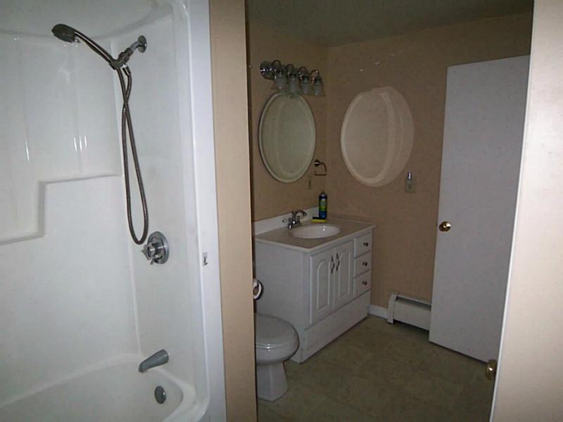 45 State Street Warwick, RI 02889 - Photo 9 of 11 Bathroom.