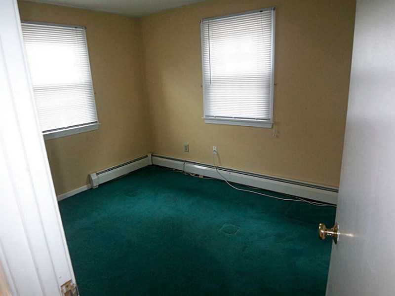 45 State Street Warwick, RI 02889 - Photo 10 of 11 Bedroom.