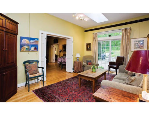 60 Hedge Road Brookline, MA 02445 - Photo 3 of 6