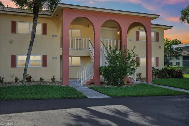 $2,900 | 360 Charlemagne Boulevard, Unit D205, Naples, FL 34112