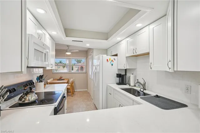 $2,900 | 360 Charlemagne Boulevard, Unit D205, Naples, FL 34112