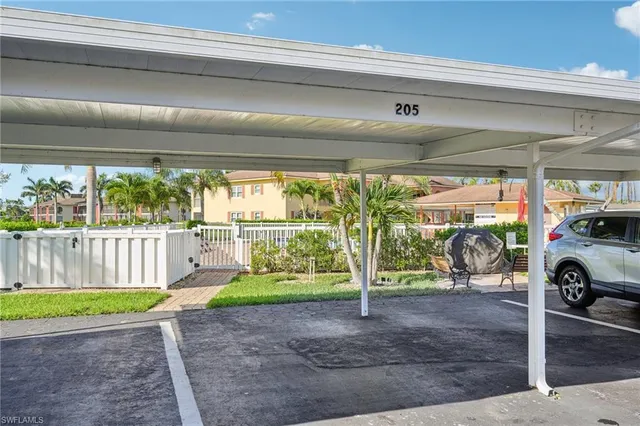 $2,900 | 360 Charlemagne Boulevard, Unit D205, Naples, FL 34112
