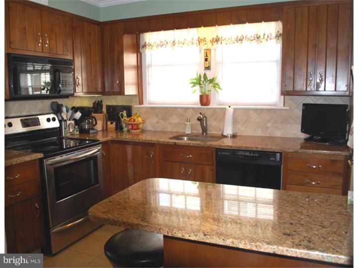 2931 Mapleshade Road Ardmore, PA 19003 - Photo 13 of 25 Kitchen