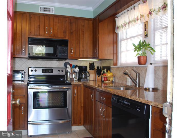 2931 Mapleshade Road Ardmore, PA 19003 - Photo 15 of 25 Kitchen