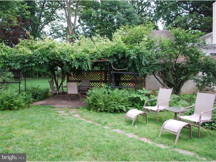 2931 Mapleshade Road Ardmore, PA 19003 - Photo 3 of 25 Exterior Back
