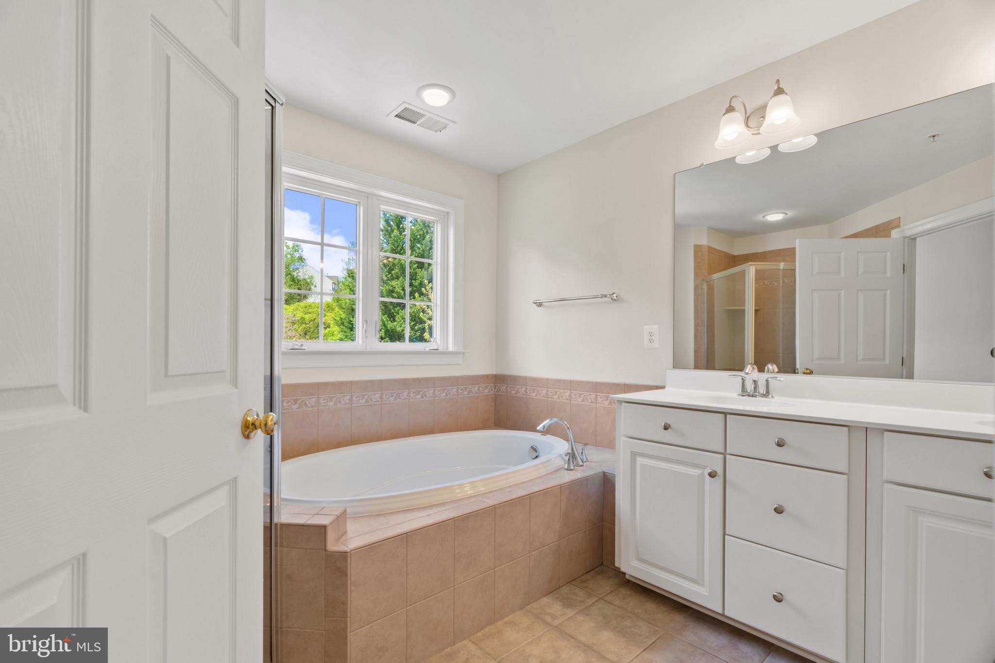 1562 Rutland Way Hanover, MD 21076 - Photo 25 of 44 Owner's Bathroom