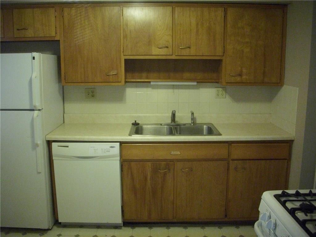 9116 Warwick Road Indianapolis, IN 46240 - Photo 10 of 14