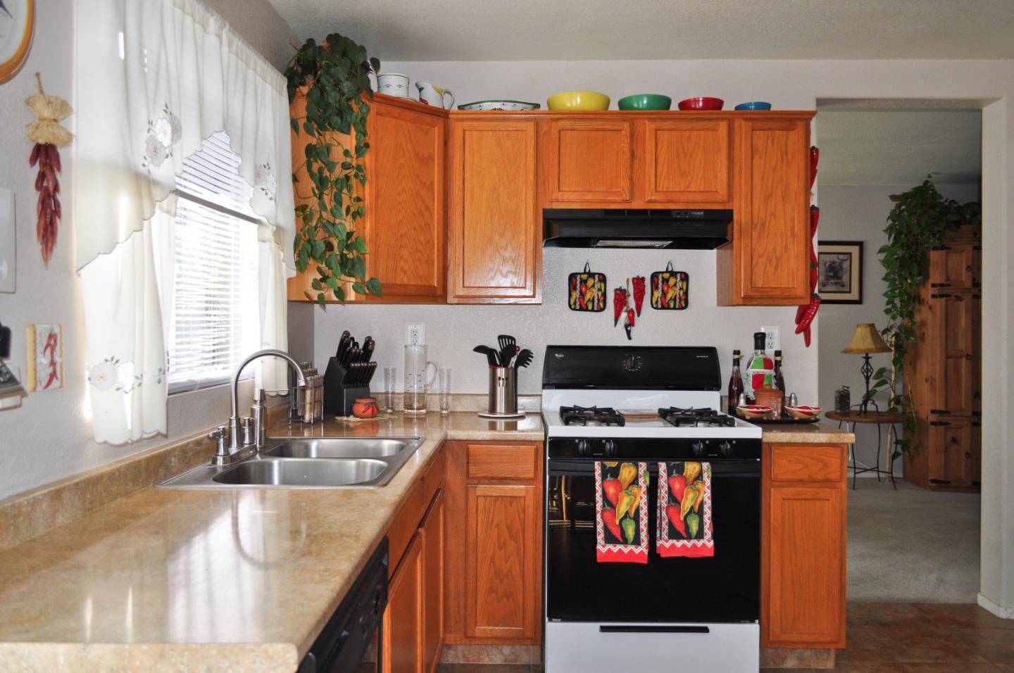 2750 Valley View Road Hollister, CA 95023 - Photo 7 of 23 Gallery Image 7