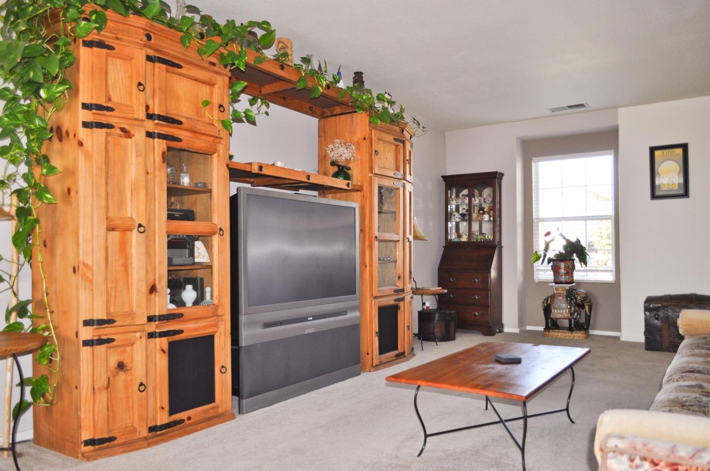 2750 Valley View Road Hollister, CA 95023 - Photo 10 of 23 Gallery Image 10