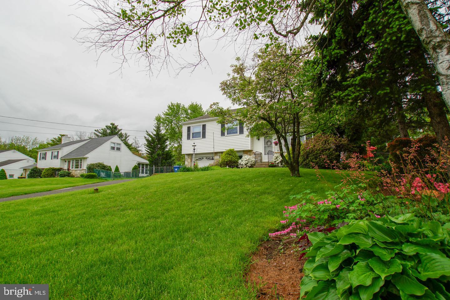 210 Surrey Road Chalfont, PA 18914 - Photo 1 of 37 Gallery Image 1