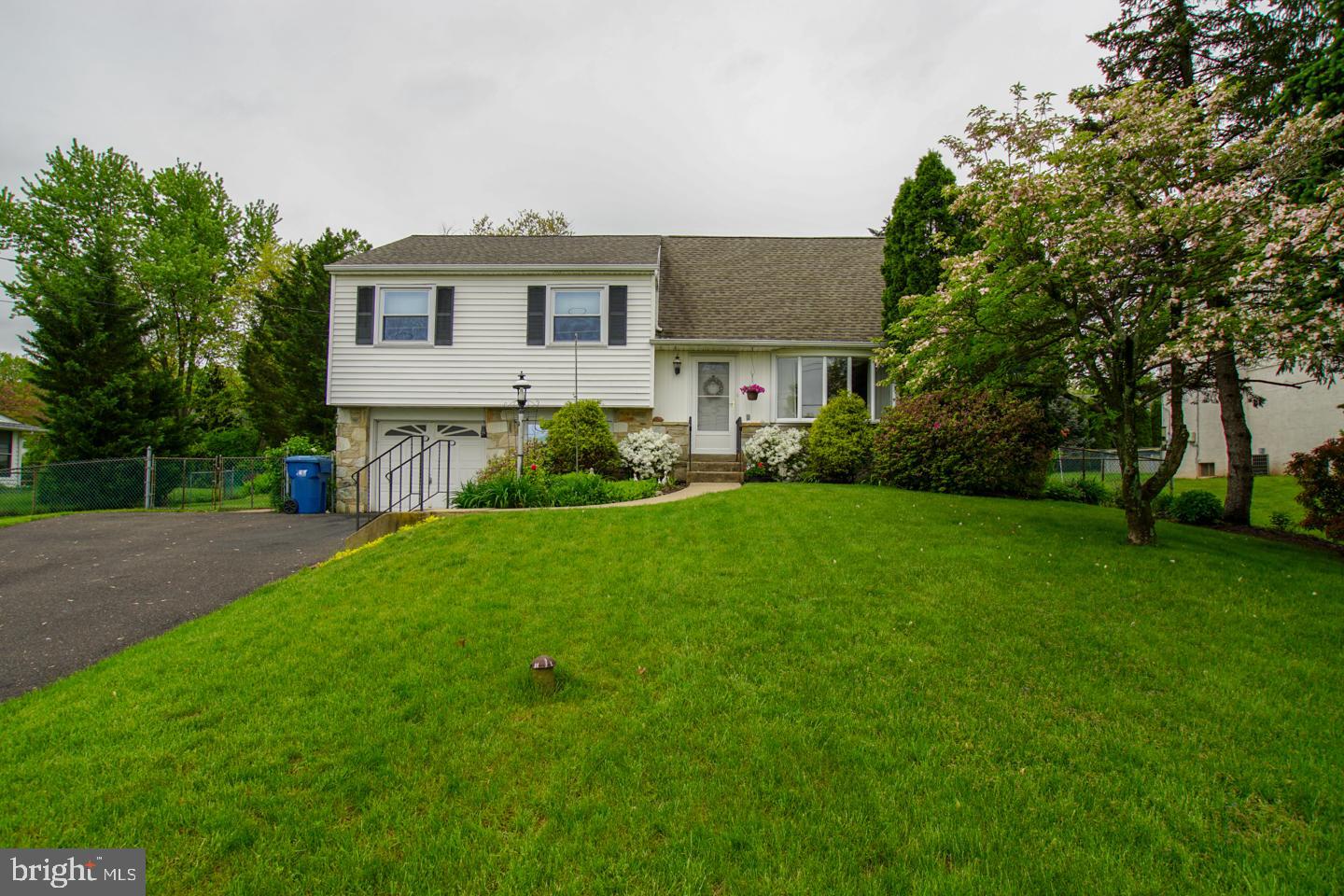 210 Surrey Road Chalfont, PA 18914 - Photo 2 of 37 Gallery Image 2