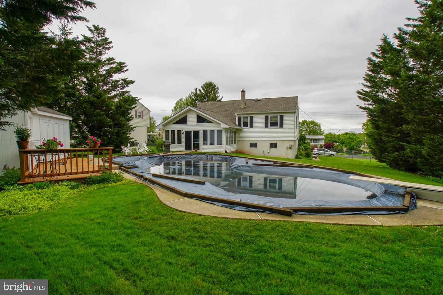 210 Surrey Road Chalfont, PA 18914 - Photo 4 of 37 Gallery Image 4