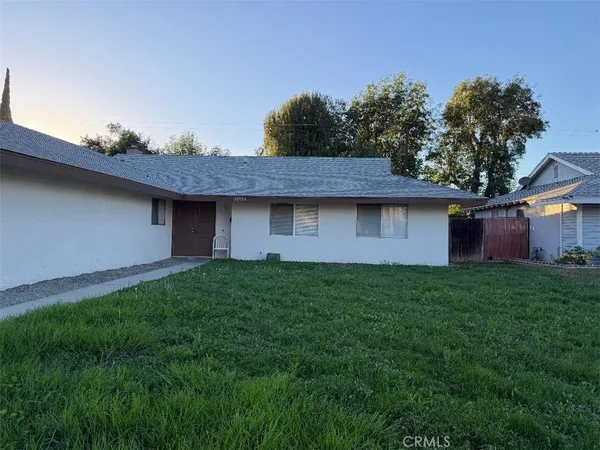 $3,000 | 10959 Collett Avenue, Riverside, CA 92505