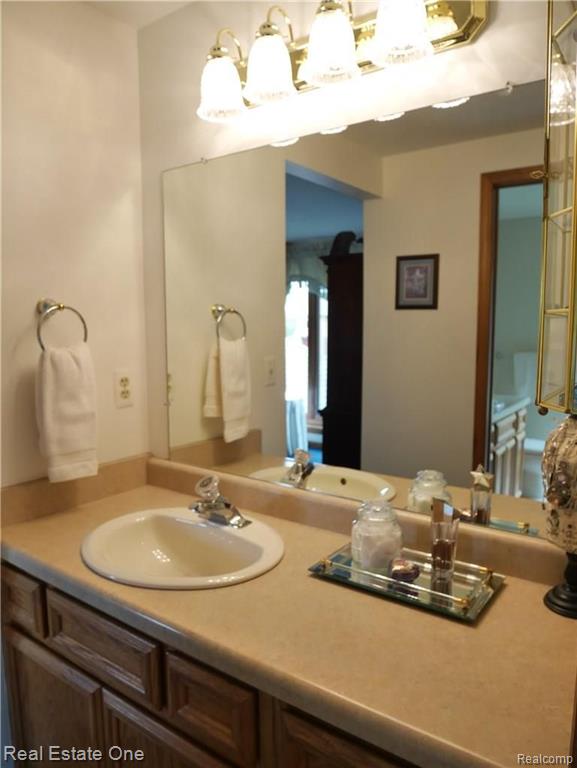 3575 Salem Drive Rochester Hills, MI 48306 - Photo 16 of 37