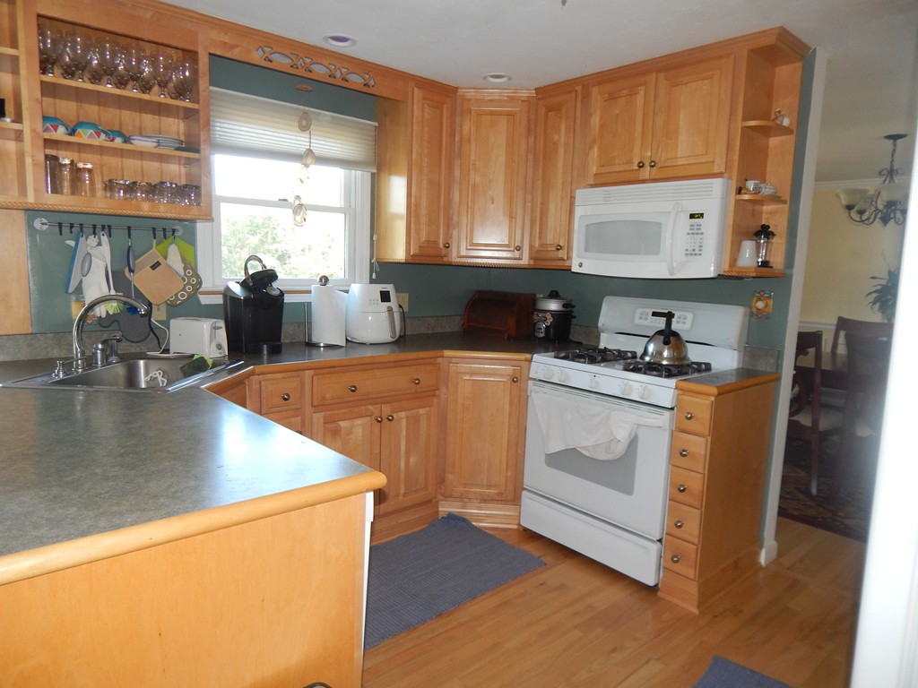 78 Howe Street Ashland, MA 01721 - Photo 6 of 30 Gallery Image 6