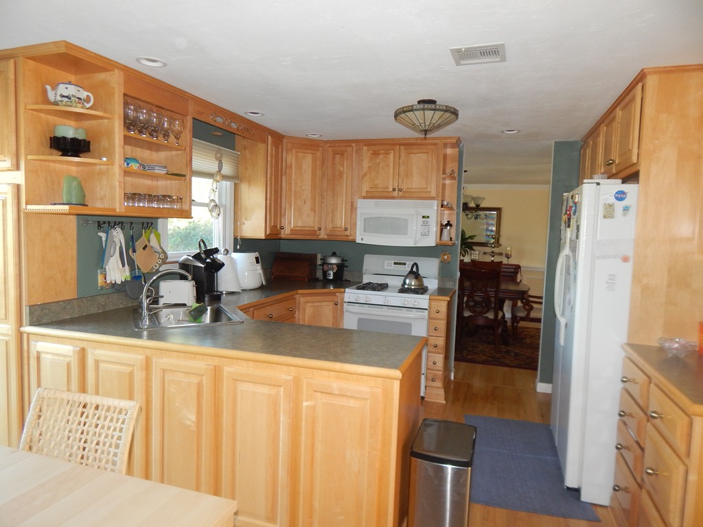 78 Howe Street Ashland, MA 01721 - Photo 7 of 30 Gallery Image 7