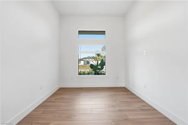 $3,200 | 3903 15th Street Southwest, Lehigh Acres, FL 33976