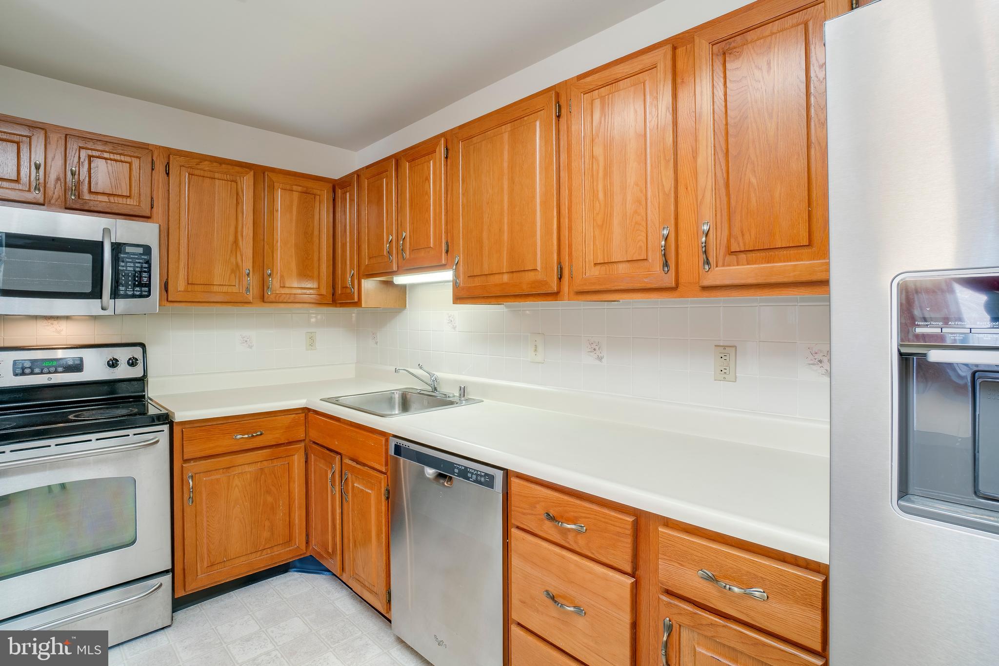 4104 Chardel Road, Unit 1B Baltimore, MD 21236 - Photo 6 of 20 Upgraded Stainless Steel Appliances