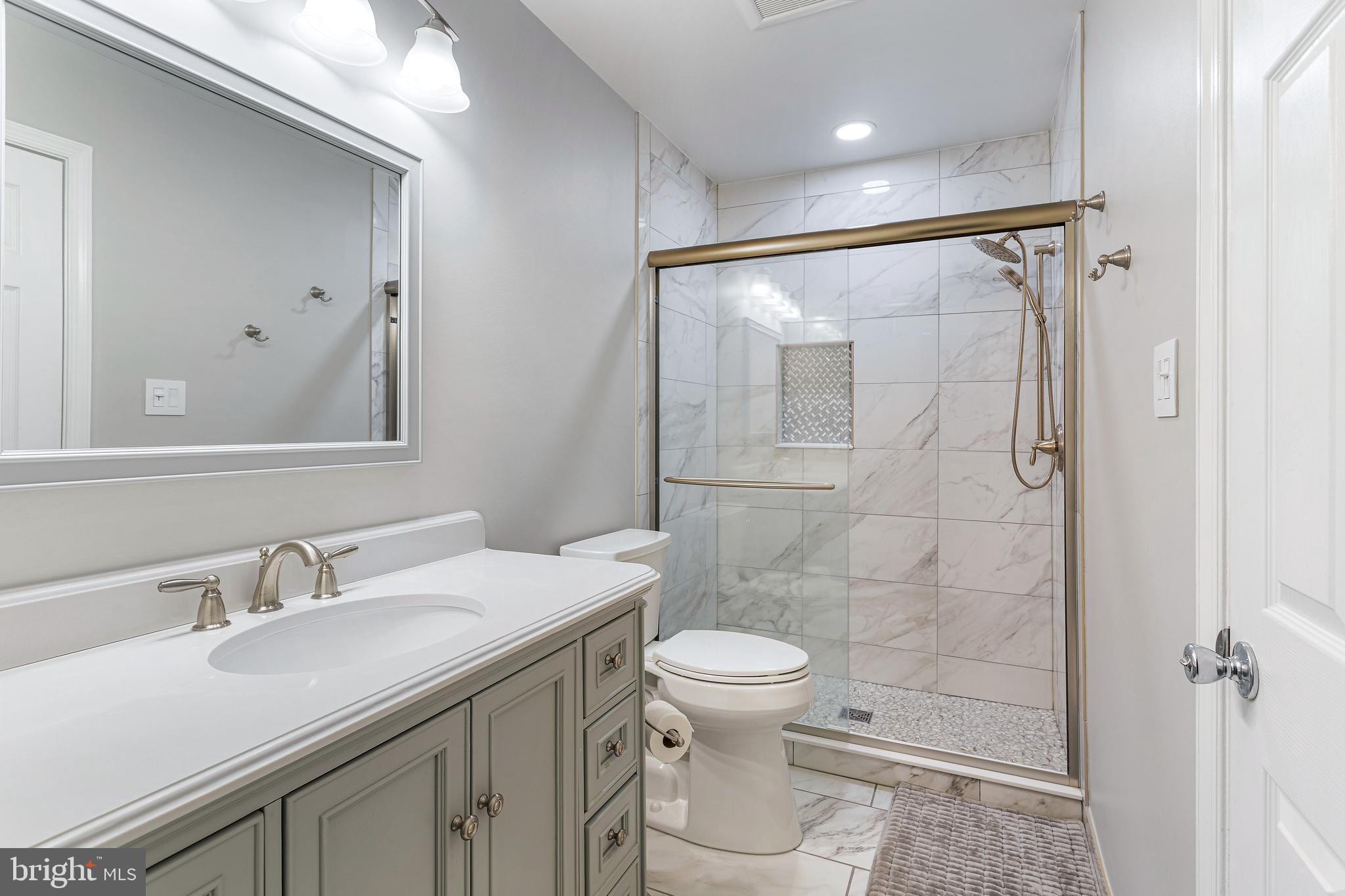 2014 Rosedale Lane Huntingtown, MD 20639 - Photo 66 of 121 En-suite
