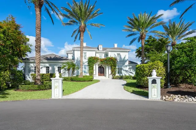 $9,700,000 | 560 Harbor Point Road, Longboat Key, FL 34228
