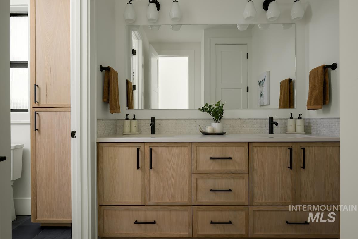11415 North Misty Ridge Way Boise, ID 83714 - Photo 28 of 46 Bathroom featuring double vanity