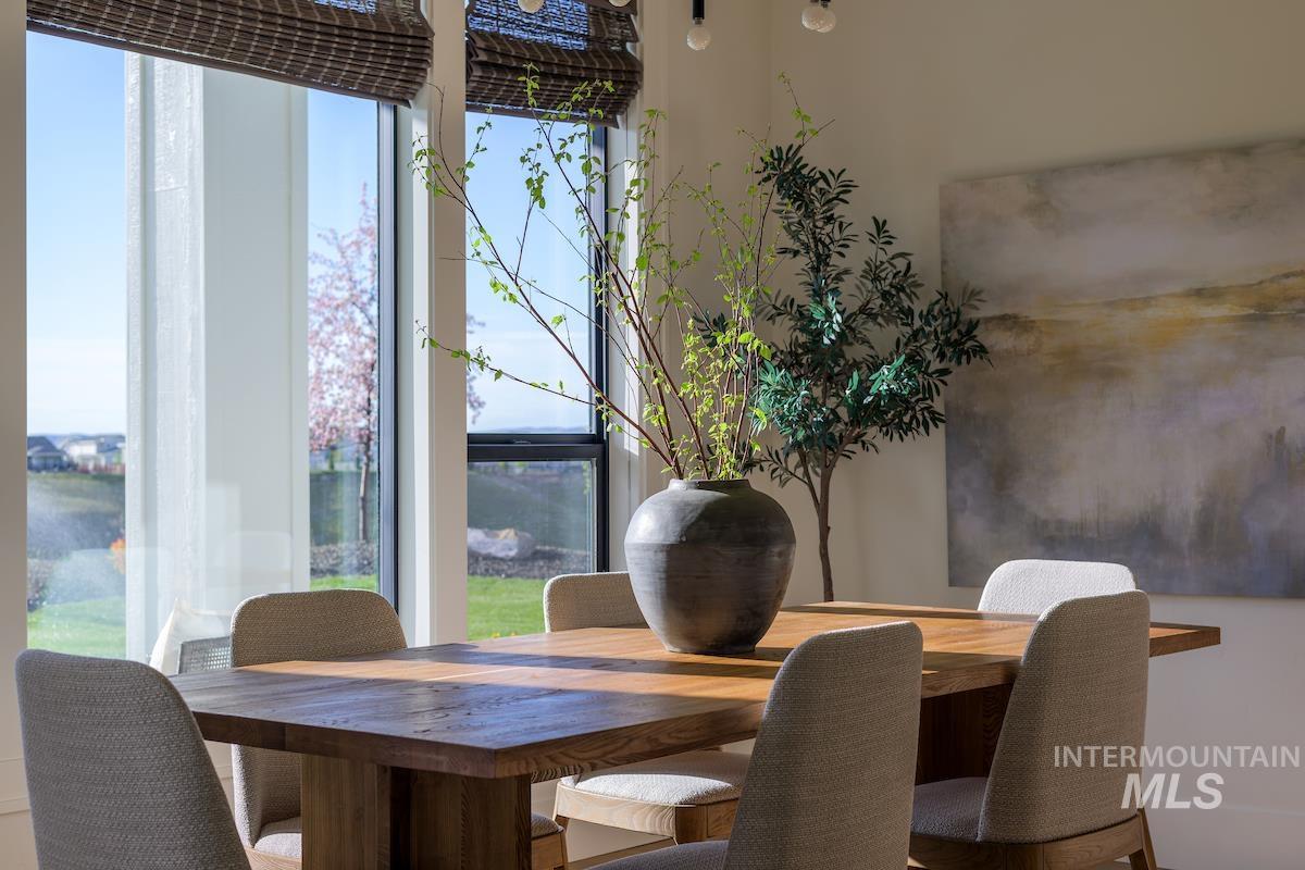 11415 North Misty Ridge Way Boise, ID 83714 - Photo 32 of 46 View of dining area