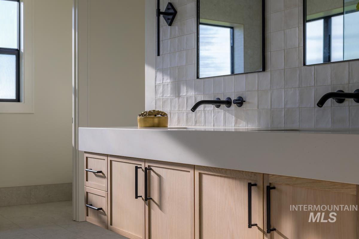11415 North Misty Ridge Way Boise, ID 83714 - Photo 35 of 46 Full bathroom with vanity
