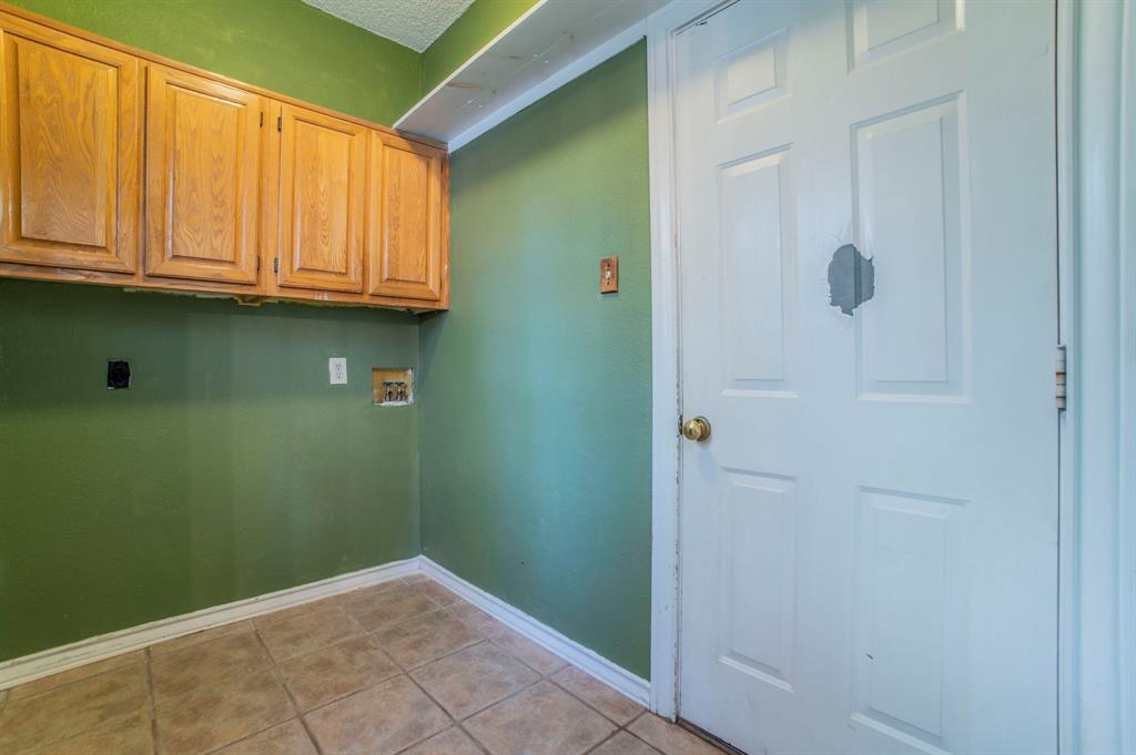 1240 Trinity Drive Benbrook, TX 76126 - Photo 6 of 33