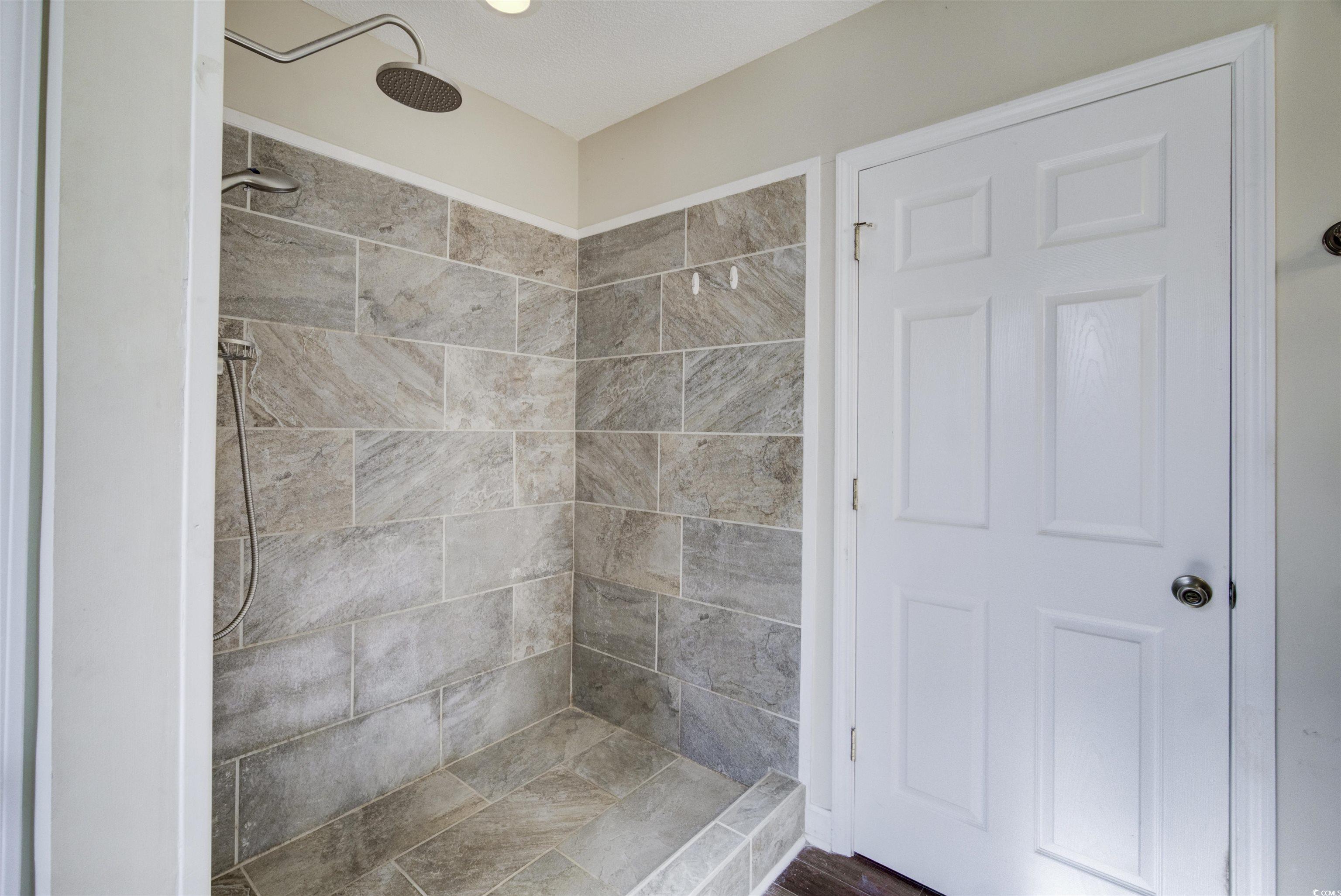 2080 Highway 90 Conway, SC 29526 - Photo 28 of 29 Bathroom with tiled shower