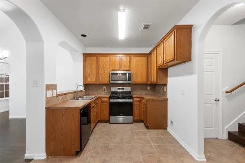 $285,000 | 10135 West Palm Lake Drive, Houston, TX 77034