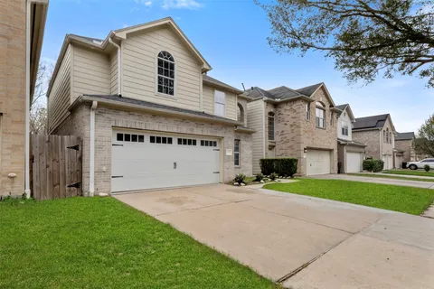 $285,000 | 10135 West Palm Lake Drive, Houston, TX 77034