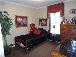 299 Knott Road Winchester, TN 37398 - Photo 16 of 20 Guest bedroom.