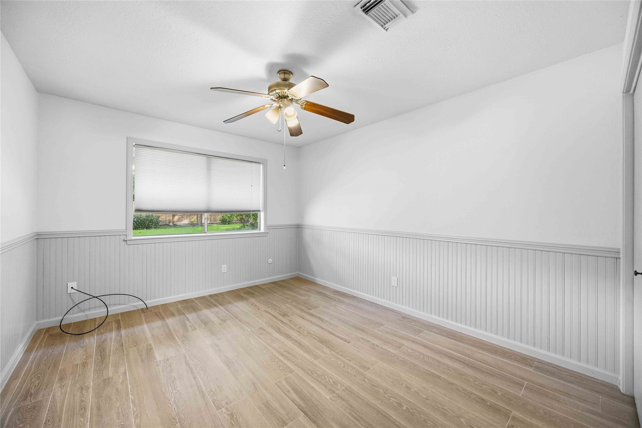 16202 Mill Point Drive Houston, TX 77059 - Photo 18 of 34