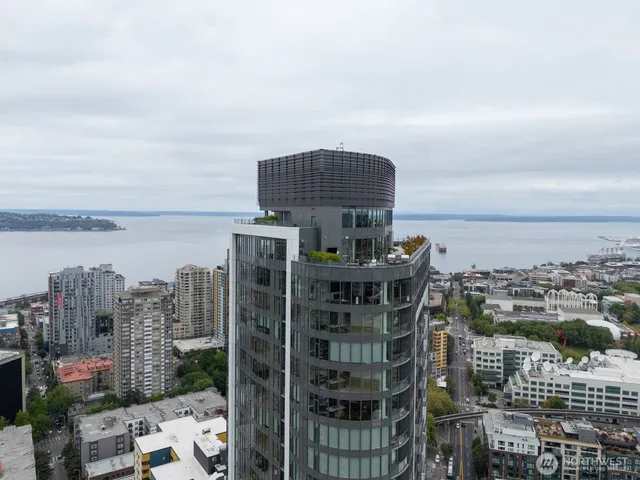 a picture of city view