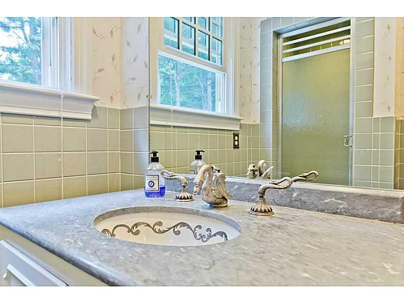 210 Pond Road Manchester, ME 04351 - Photo 16 of 35 Bathroom. First floor 3/4 bath
