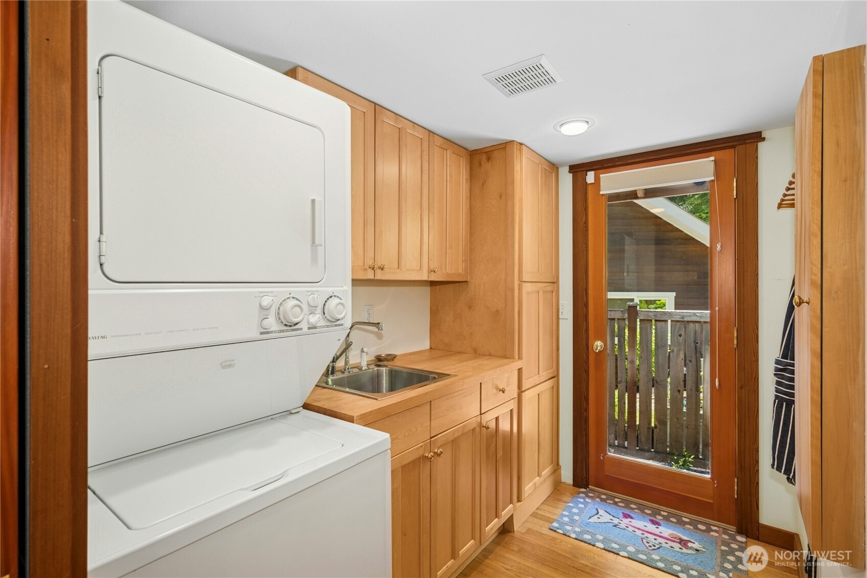 5579 Northeast Foster Road Bainbridge Island, WA 98110 - Photo 18 of 36