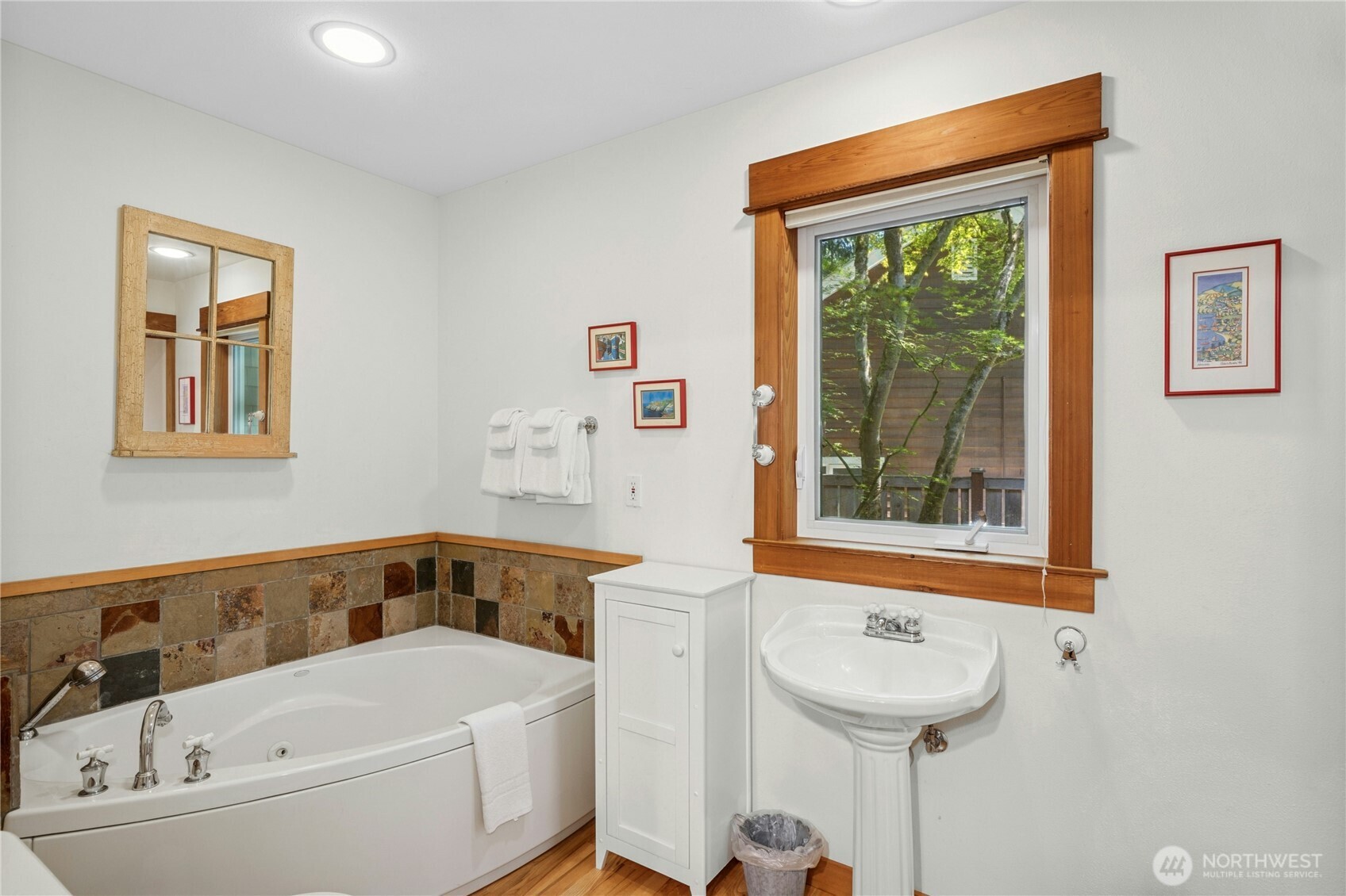 5579 Northeast Foster Road Bainbridge Island, WA 98110 - Photo 19 of 36