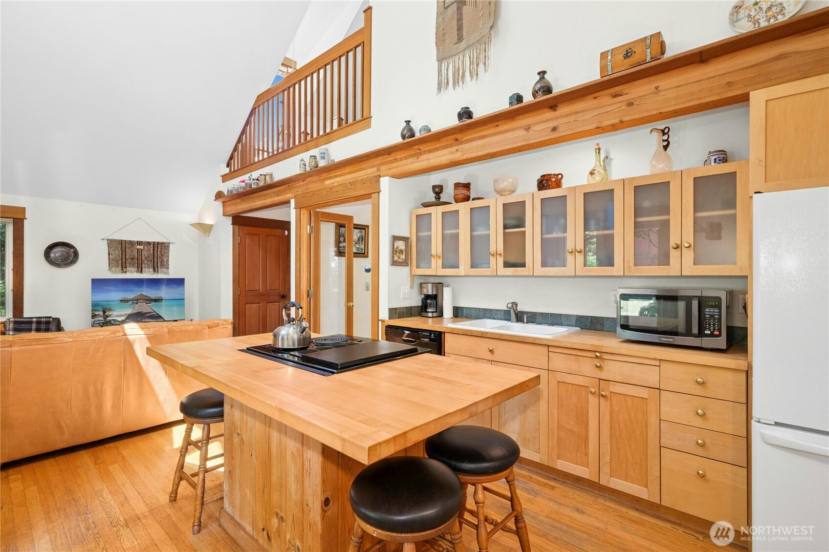 5579 Northeast Foster Road Bainbridge Island, WA 98110 - Photo 9 of 36